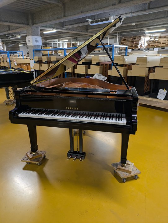 YAMAHA