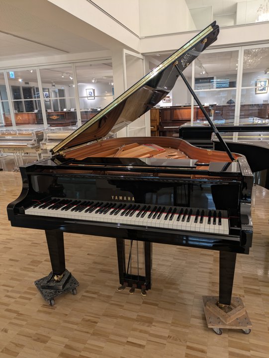 YAMAHA