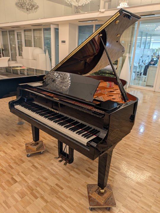 YAMAHA